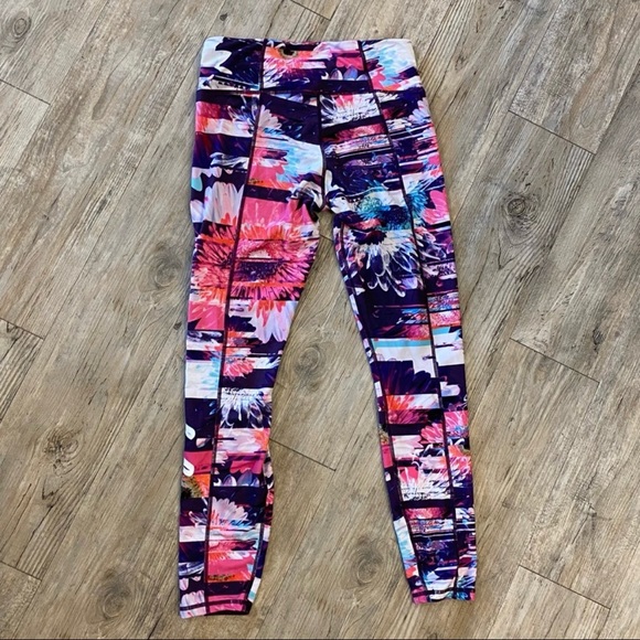 Betsey Johnson leggings and champion sport bra - Picture 2 of 7